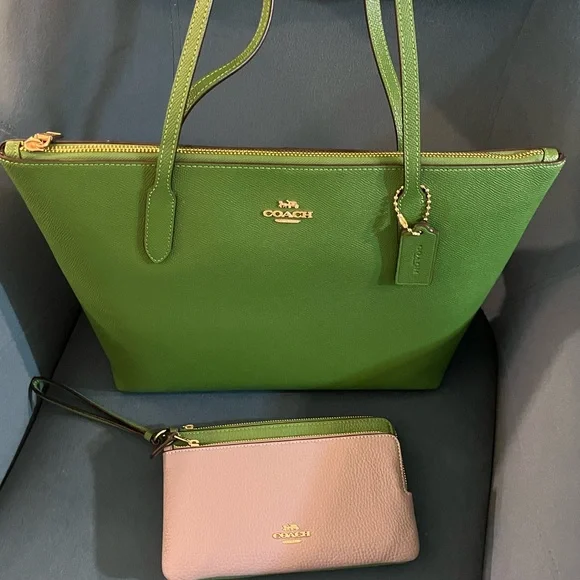 🆕 Coach Pebble Leather Zip Top Tote NWT - Picture 10 of 11